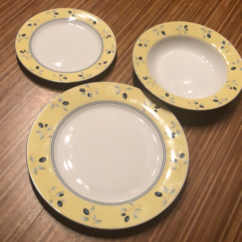 3-piece porcelain dinner set